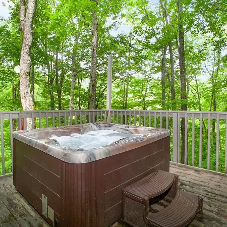 Smoky Horizon Getaway With Hot Tub Game Room